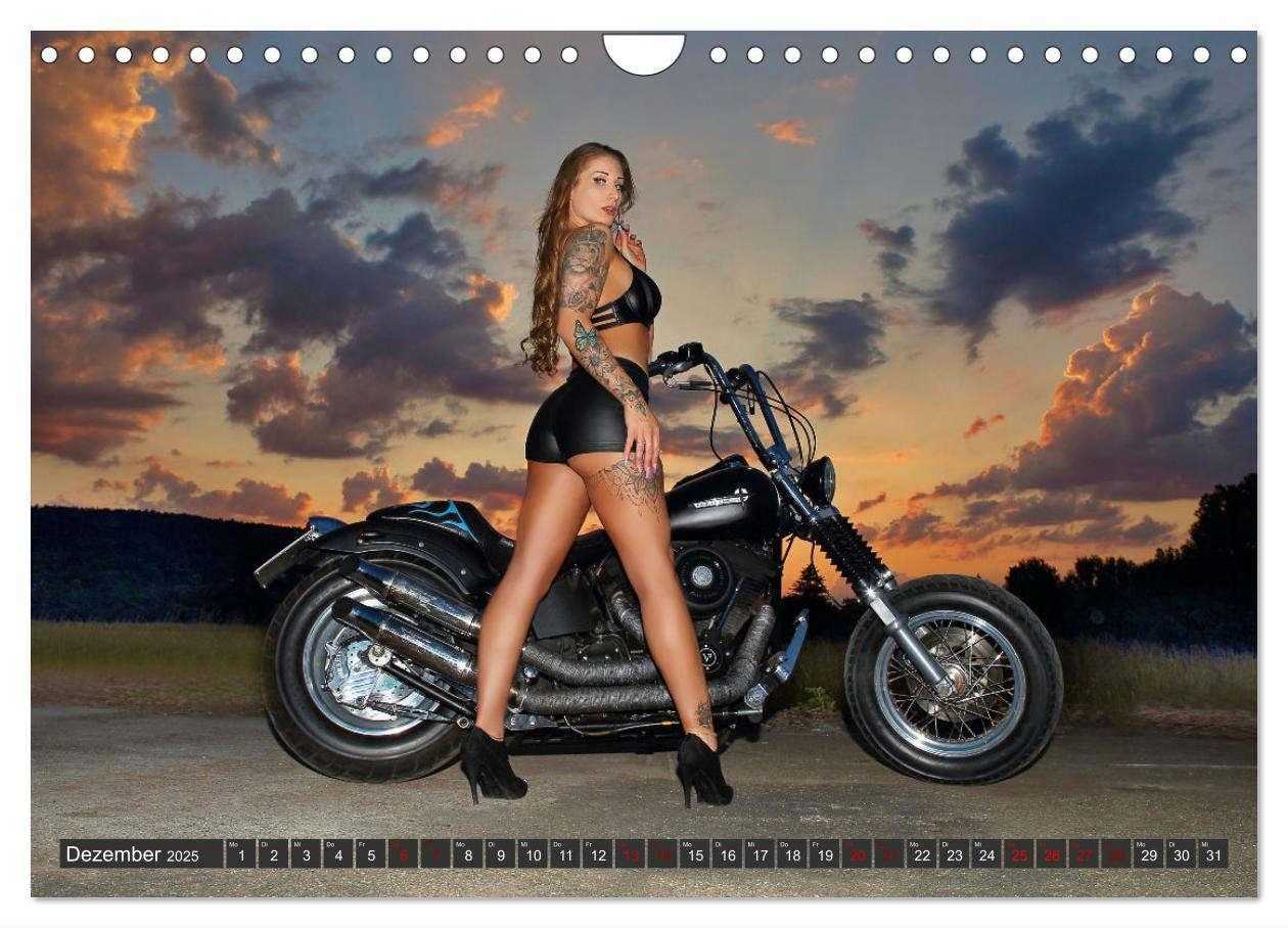 Bild: 9783457142028 | Motorräder und Sexy Girls (Wandkalender 2025 DIN A4 quer), CALVENDO...