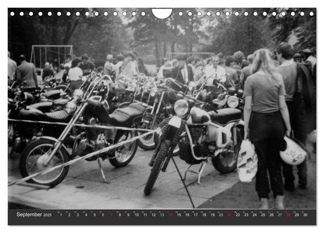 Bild: 9783435532681 | east Rider - Biker und Bikes aus der DDR (Wandkalender 2025 DIN A4...