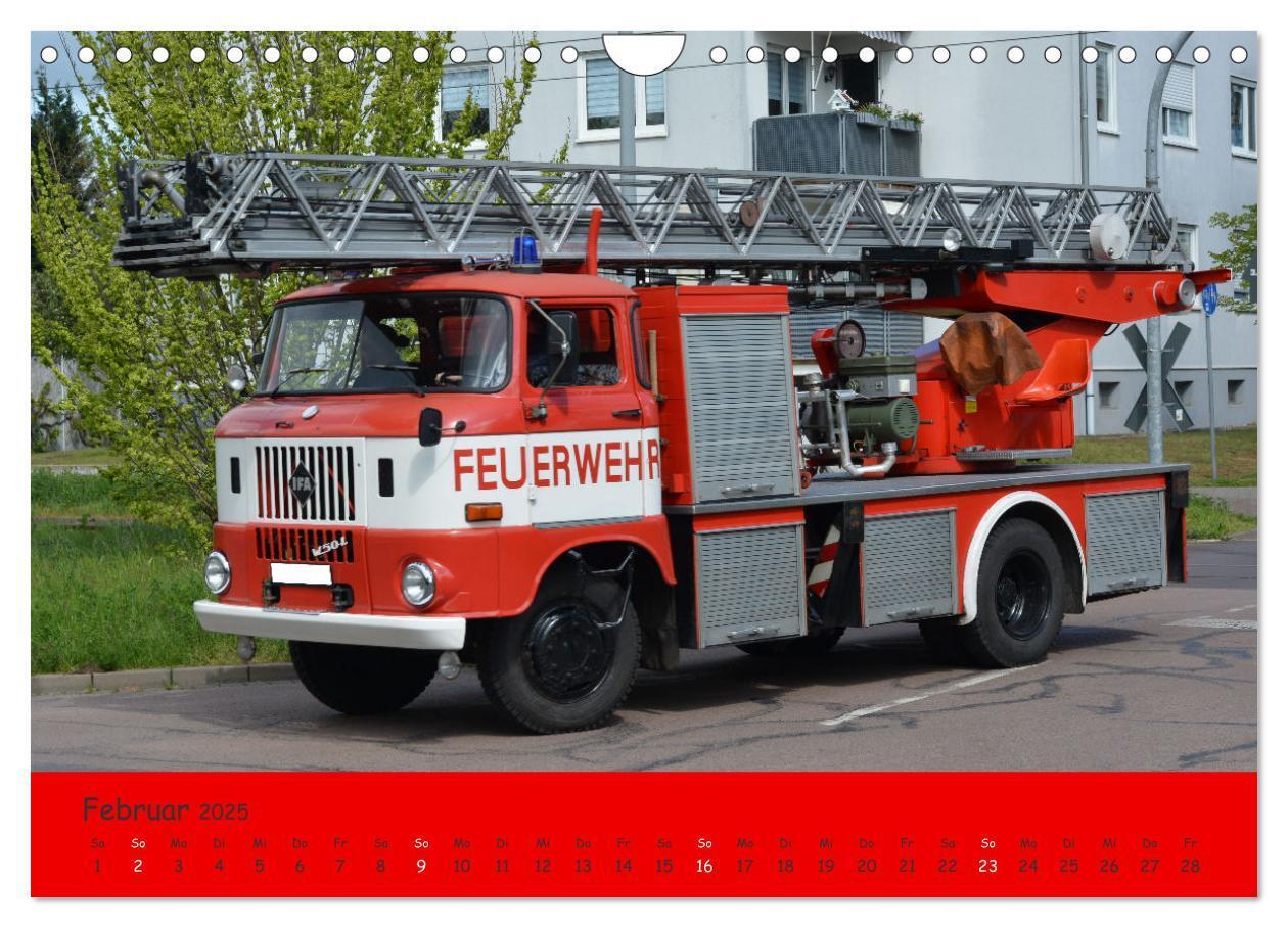 Bild: 9783457186626 | DDR Feuerwehr Klassiker (Wandkalender 2025 DIN A4 quer), CALVENDO...