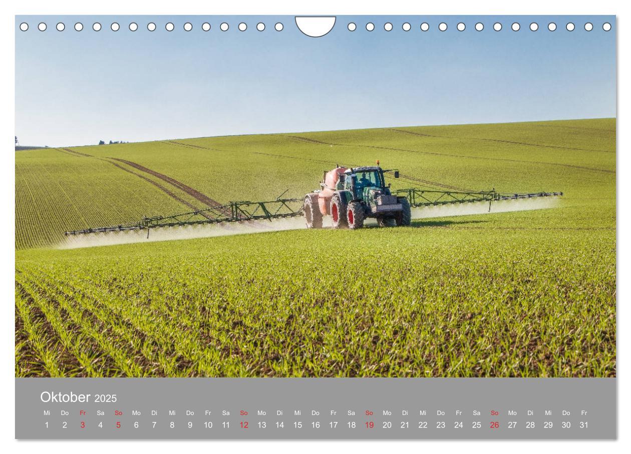 Bild: 9783435173983 | Landtechnik im Einsatz (Wandkalender 2025 DIN A4 quer), CALVENDO...