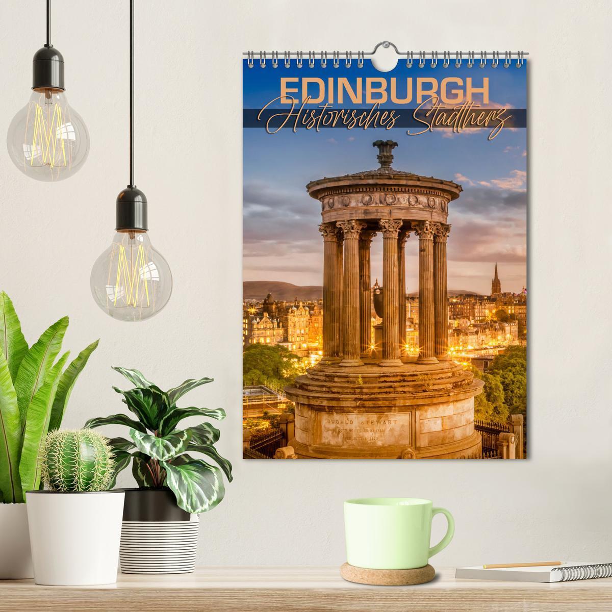 Bild: 9783435900763 | EDINBURGH Historisches Stadtherz (Wandkalender 2025 DIN A4 hoch),...