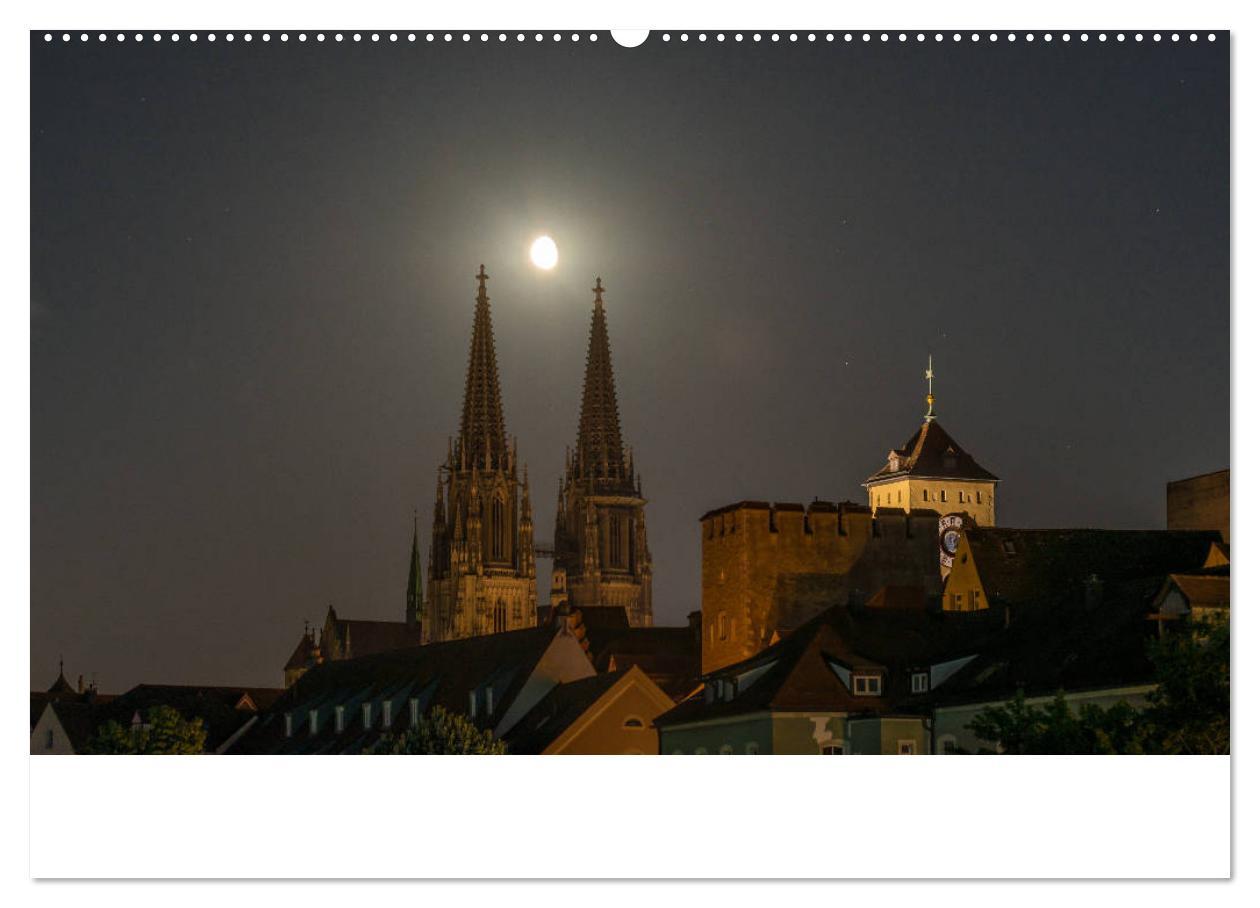 Bild: 9783435374816 | Regensburg bei Nacht (hochwertiger Premium Wandkalender 2025 DIN A2...