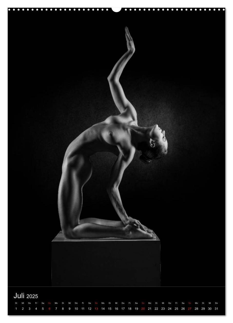 Bild: 9783435969883 | BODY SCULPTURE (Wandkalender 2025 DIN A2 hoch), CALVENDO...