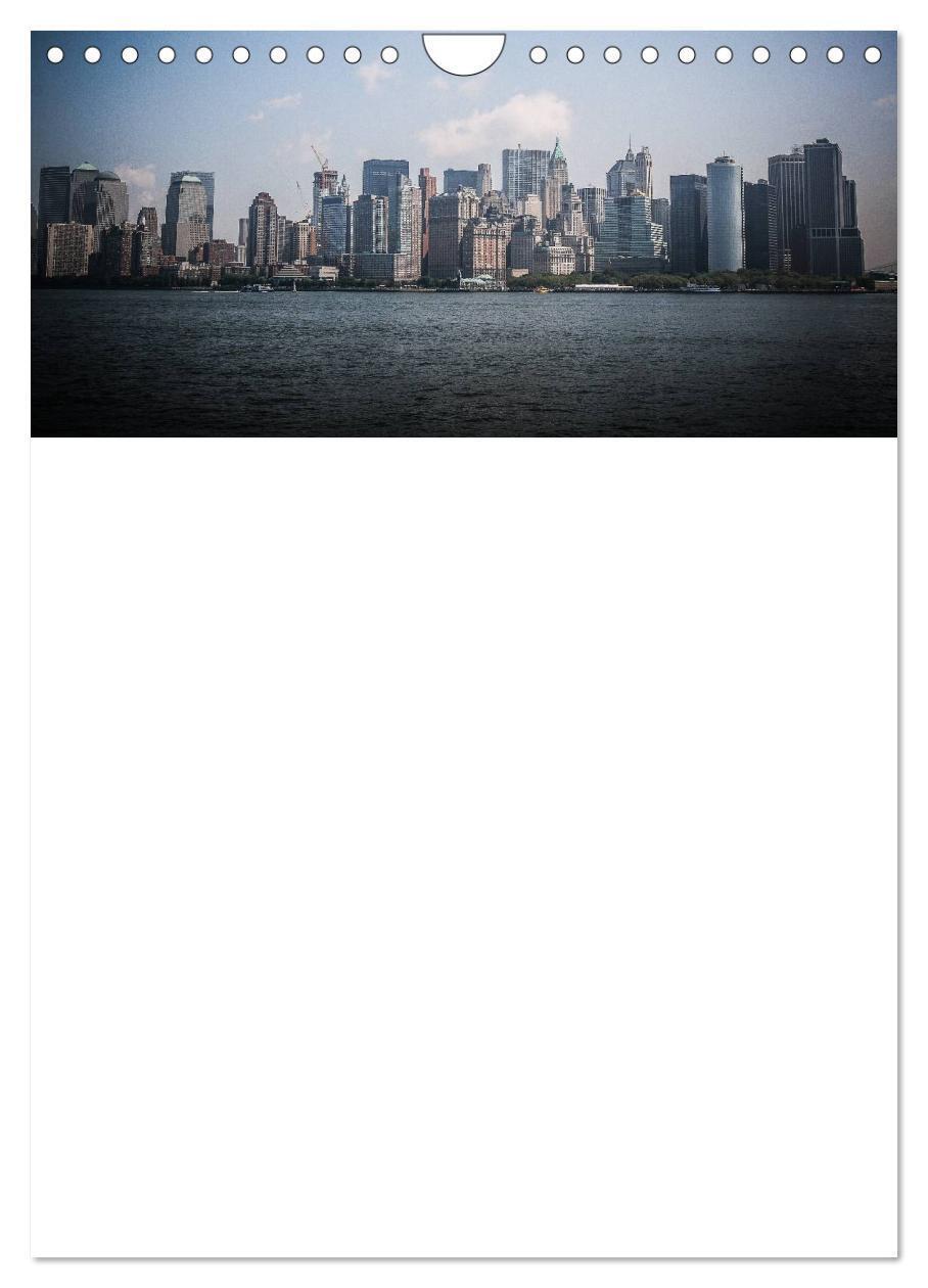 Bild: 9783457081969 | New York Familienplaner (Wandkalender 2025 DIN A4 hoch), CALVENDO...