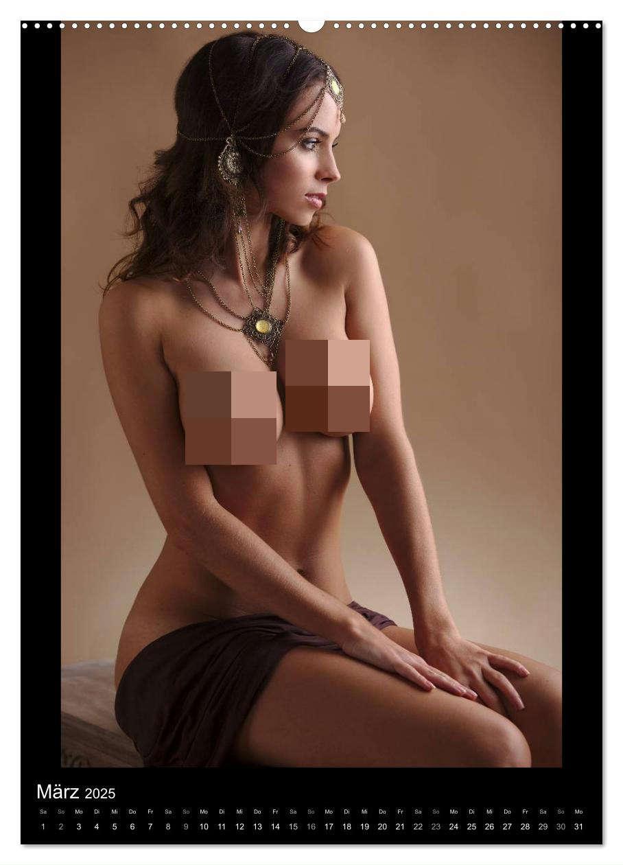 Bild: 9783457029527 | Adorned Nudes - Schmuck und Akt (hochwertiger Premium Wandkalender...