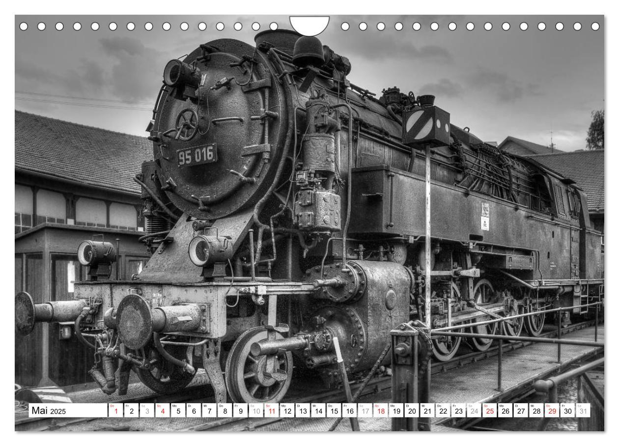 Bild: 9783435542055 | Unter Dampf - Eisenbahnromantik in schwarz-weiß (Wandkalender 2025...