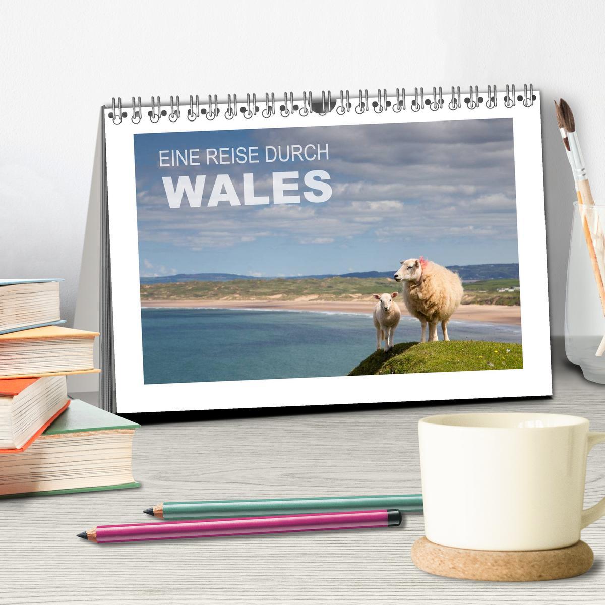 Bild: 9783435765782 | Eine Reise durch Wales (Tischkalender 2025 DIN A5 quer), CALVENDO...