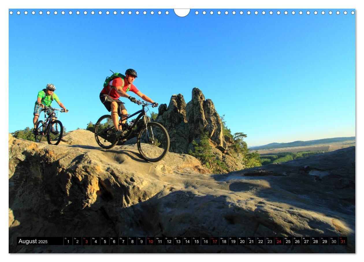 Bild: 9783435353767 | Mountainbike Traumpfade (Wandkalender 2025 DIN A3 quer), CALVENDO...