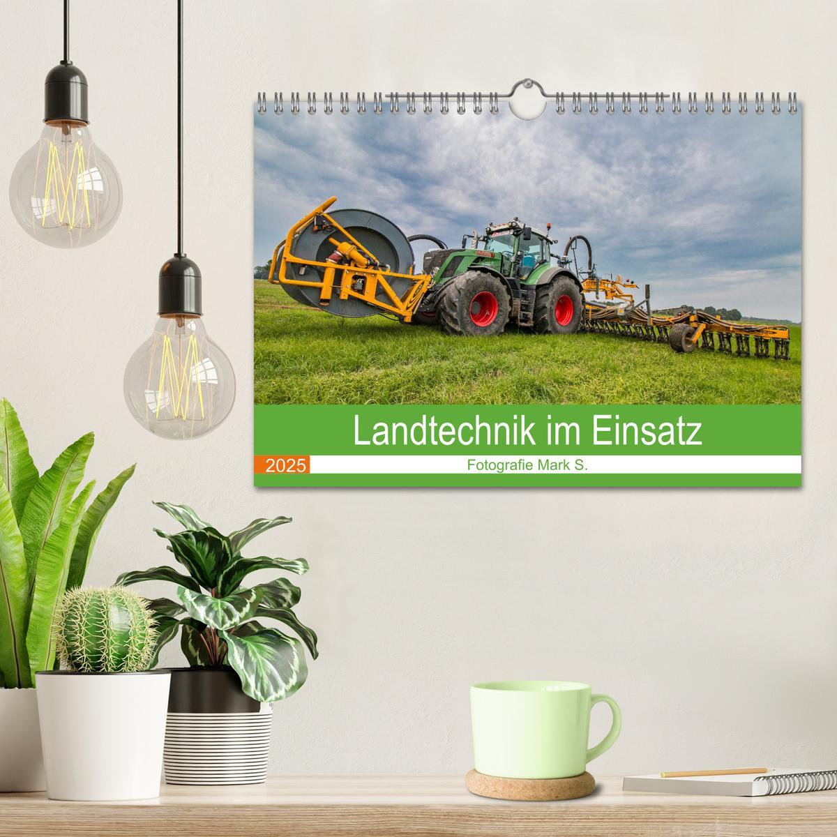 Bild: 9783383996535 | Landtechnik im Einsatz (Wandkalender 2025 DIN A4 quer), CALVENDO...