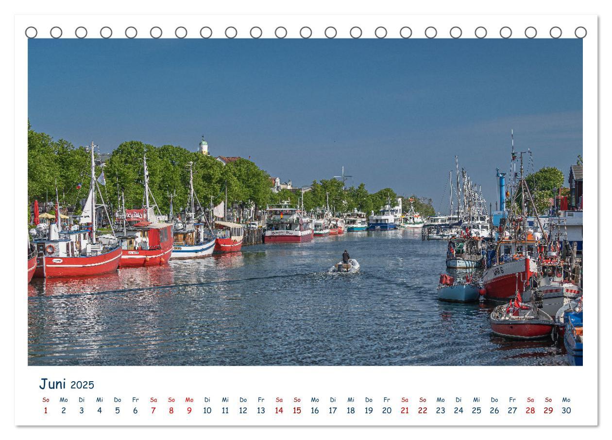 Bild: 9783383896149 | Warnemünde an der Ostsee (Tischkalender 2025 DIN A5 quer), CALVENDO...