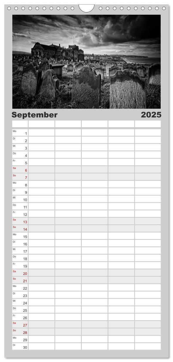 Bild: 9783457112380 | Familienplaner 2025 - Gothic Fantasy mit 5 Spalten (Wandkalender,...