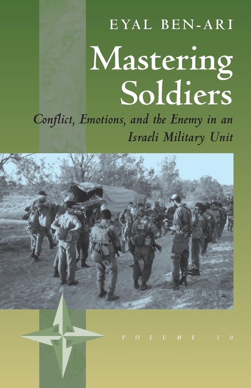 Cover: 9781571818386 | Mastering Soldiers | Eyal Ben-Ari | Taschenbuch | Paperback | Englisch