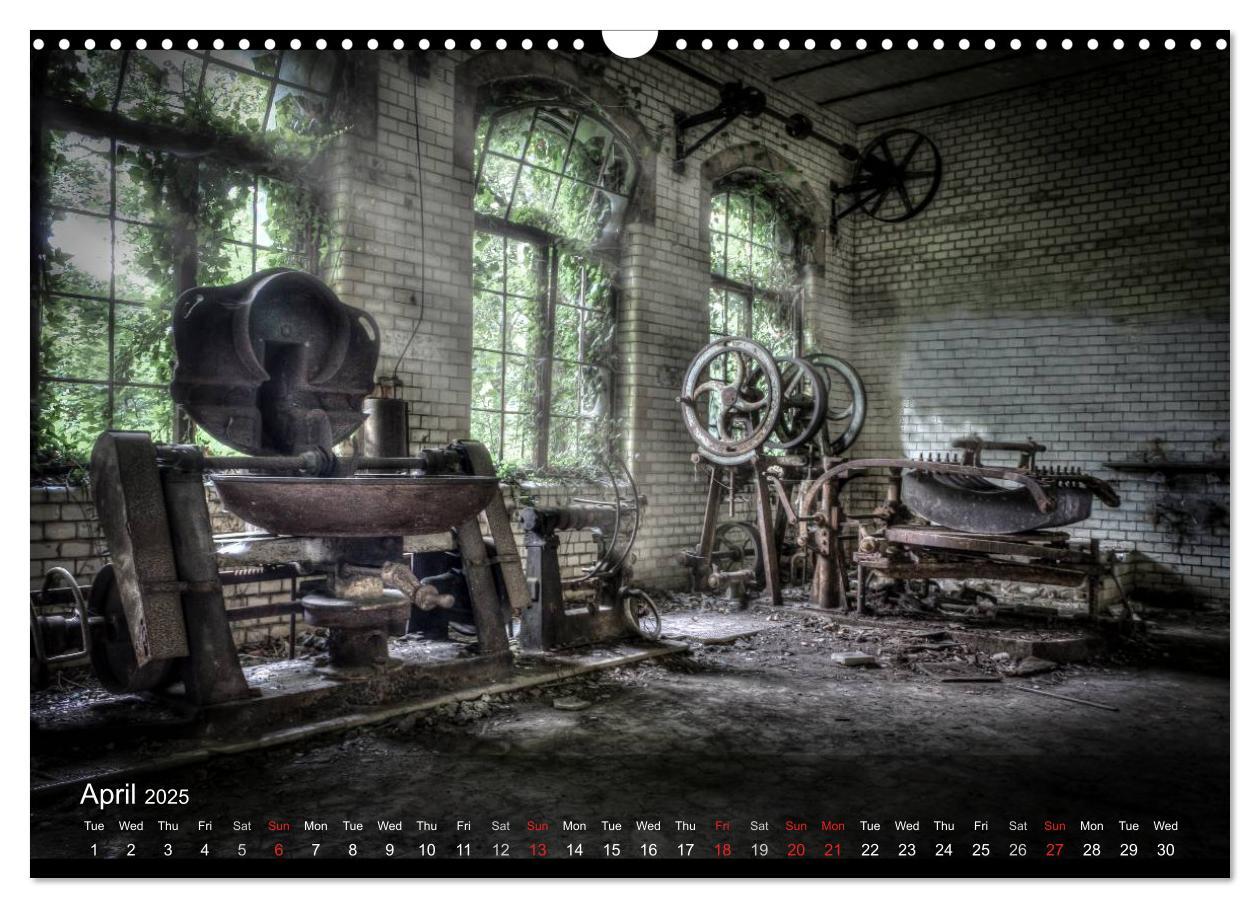 Bild: 9781325963225 | Lost Places HDR Beelitz II (Wall Calendar 2025 DIN A3 landscape),...