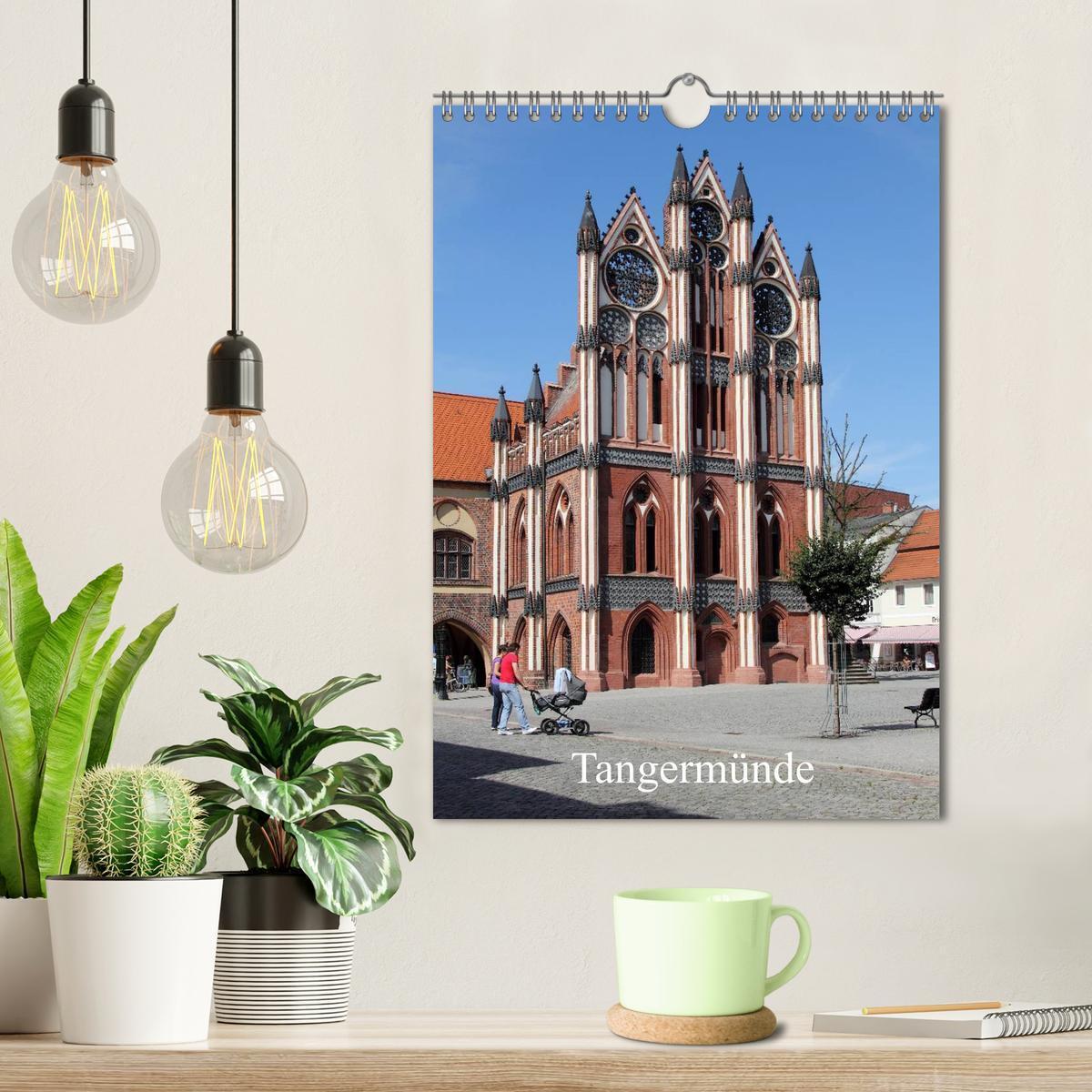 Bild: 9783457084199 | Tangermünde (Wandkalender 2025 DIN A4 hoch), CALVENDO Monatskalender