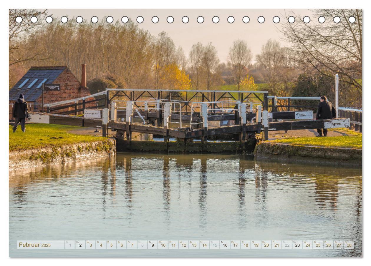 Bild: 9783435360154 | Narrow Boating auf dem Grand Union Canal (Tischkalender 2025 DIN A5...