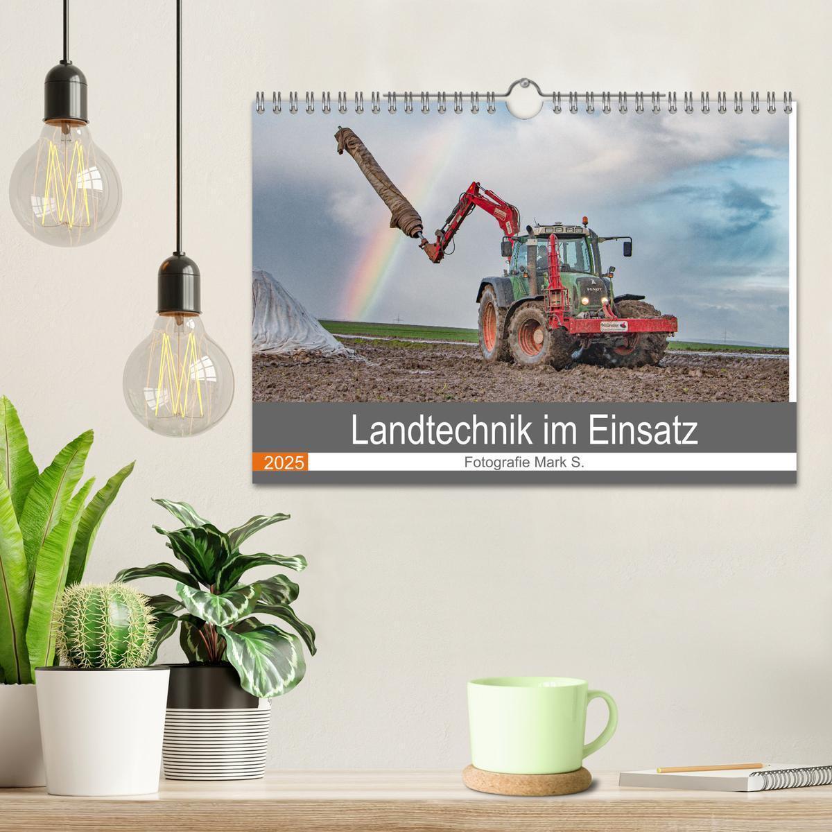 Bild: 9783435103089 | Landtechnik im Einsatz (Wandkalender 2025 DIN A4 quer), CALVENDO...