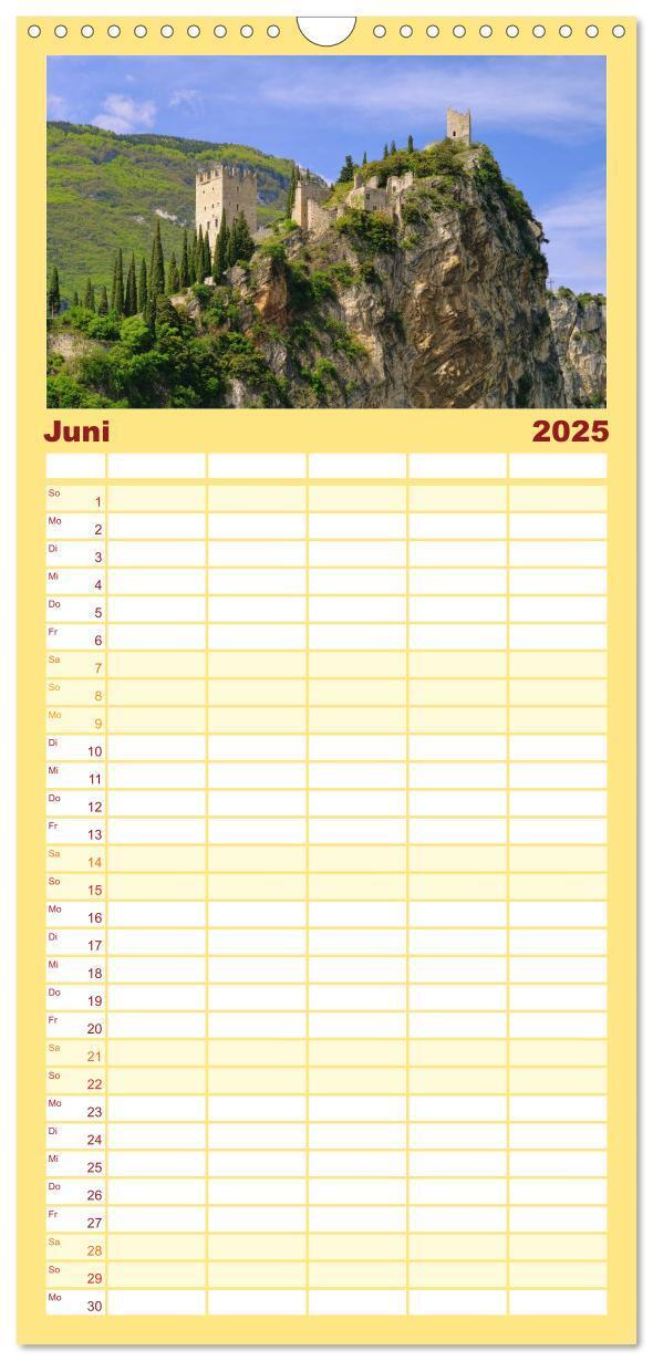 Bild: 9783457119105 | Familienplaner 2025 - Gardasee mit 5 Spalten (Wandkalender, 21 x 45...