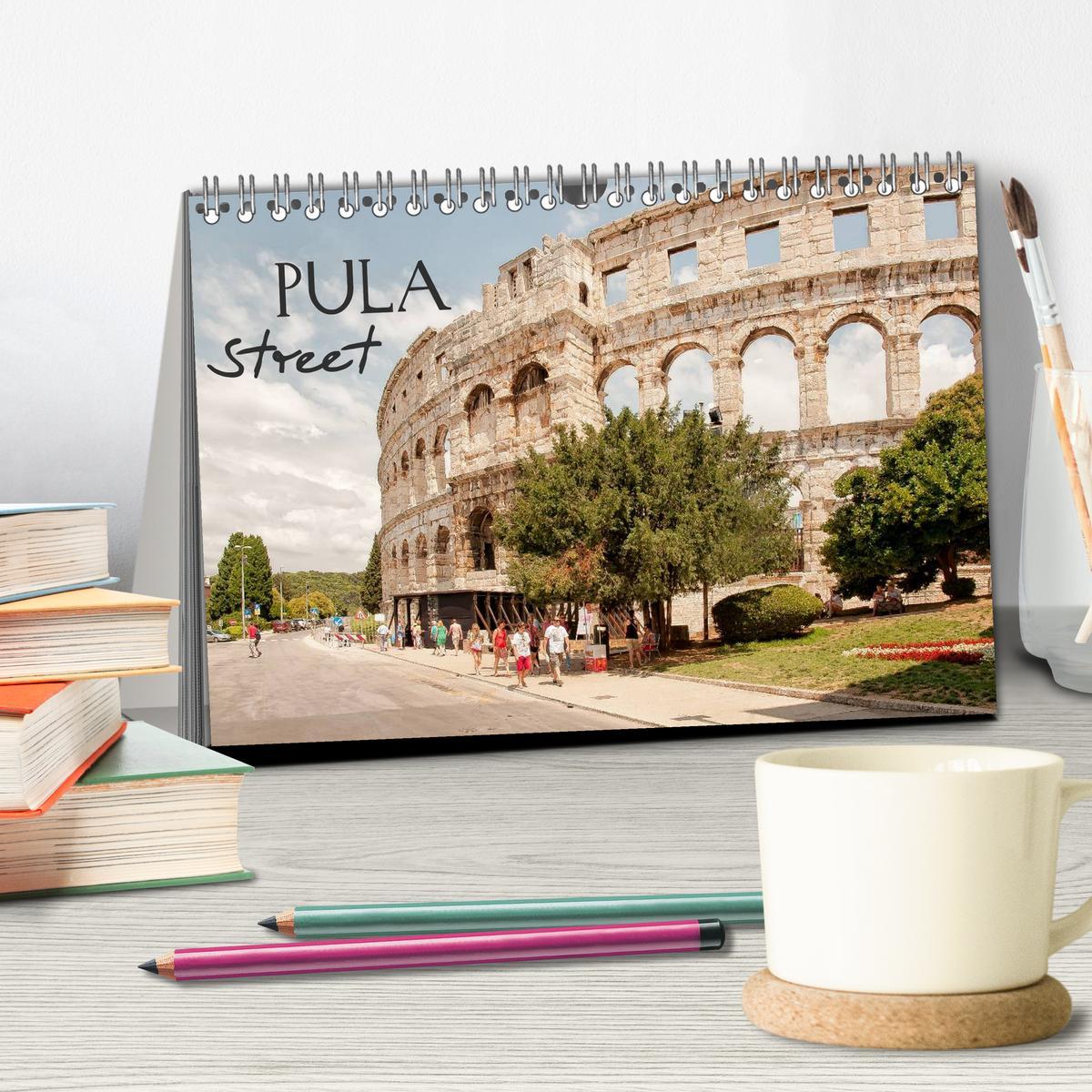 Bild: 9783435543298 | Pula Street (Tischkalender 2025 DIN A5 quer), CALVENDO Monatskalender