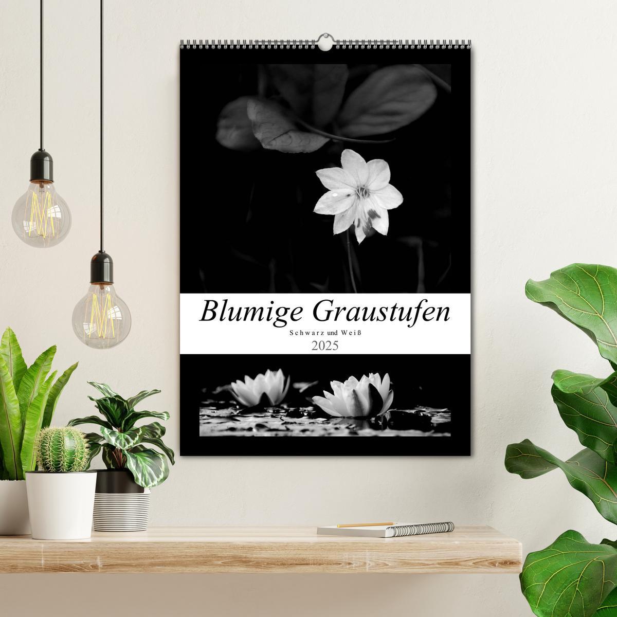 Bild: 9783435999996 | Blumige Graustufen - Schwarz und Weiß (Wandkalender 2025 DIN A2...