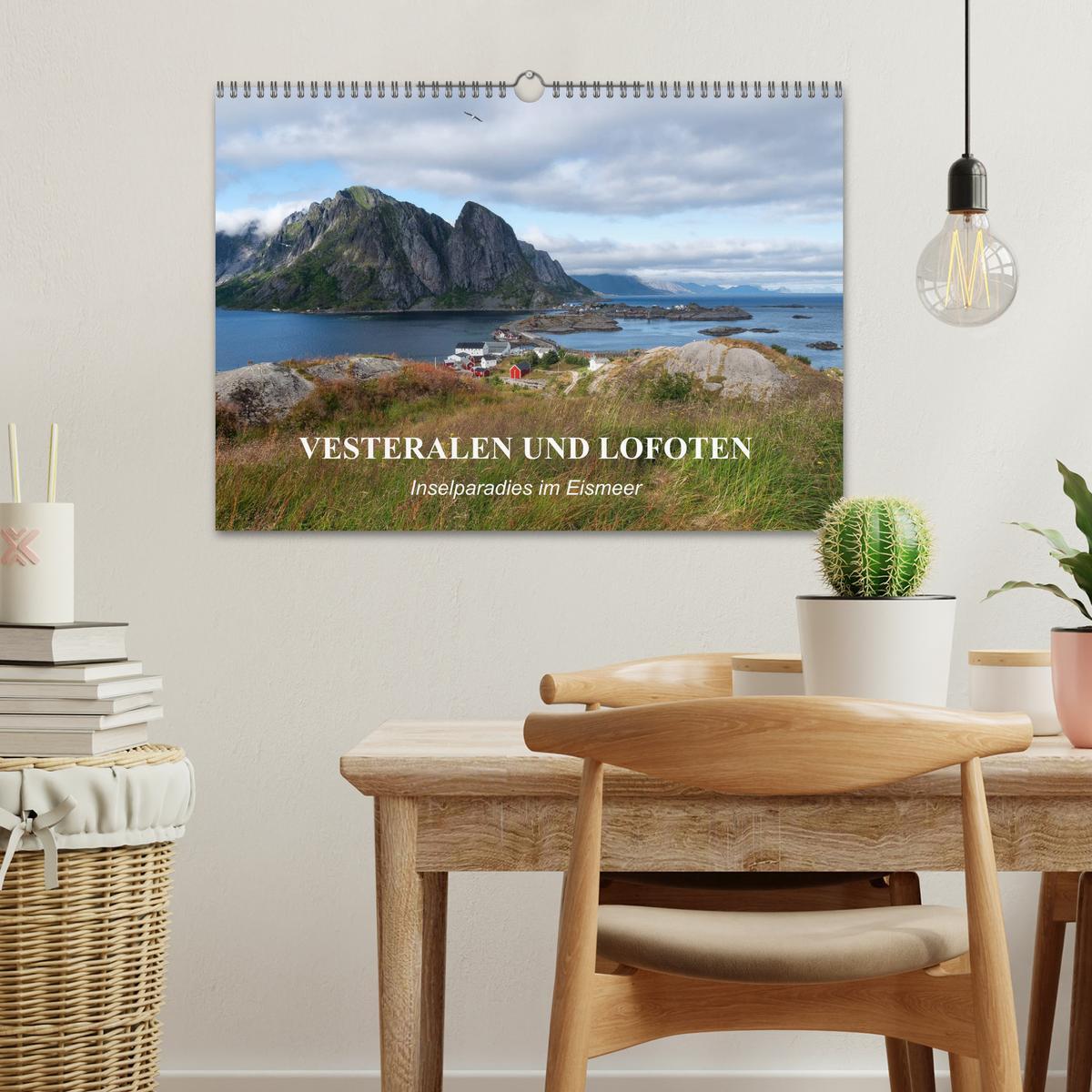 Bild: 9783435404483 | VESTERALEN UND LOFOTEN - Inselparadies im Eismeer (Wandkalender...