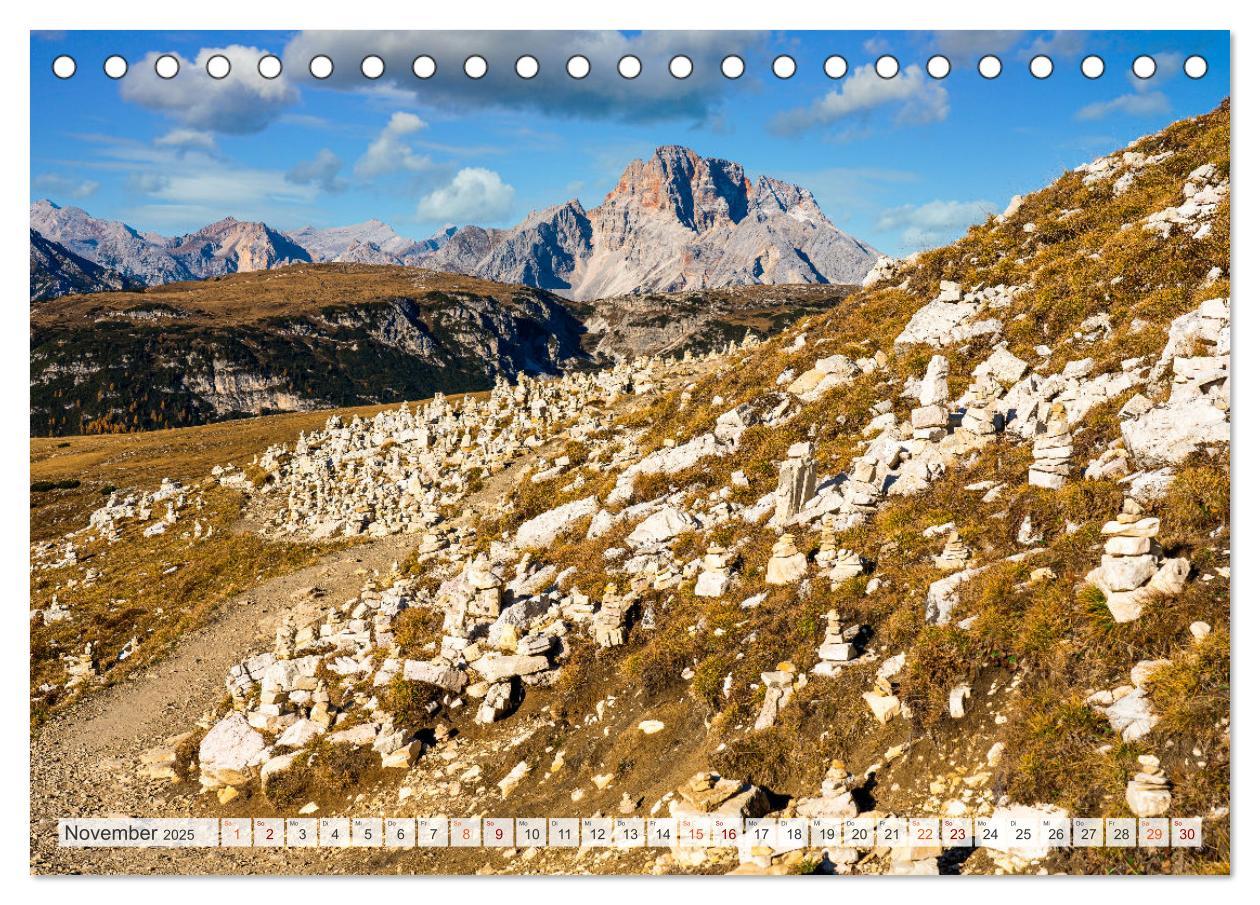 Bild: 9783383996672 | Bergwanderung Dolomiten rund um die Drei Zinnen (Tischkalender 2025...