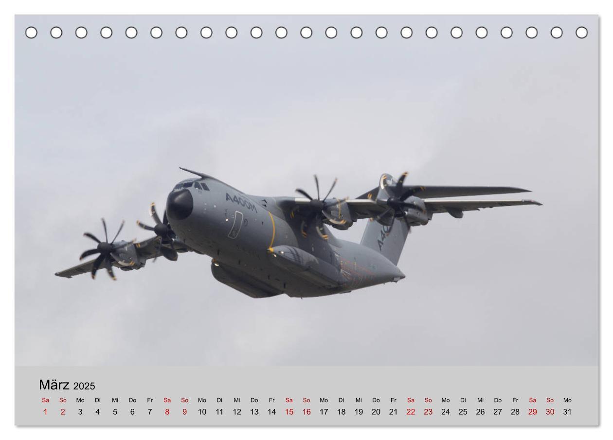 Bild: 9783435374601 | Transportflugzeug Airbus A400M Atlas (Tischkalender 2025 DIN A5...