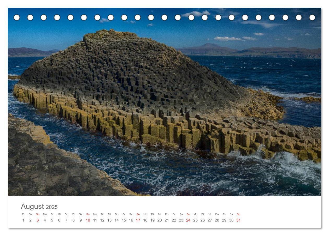 Bild: 9783435671052 | Iona. Insel der Pilger (Tischkalender 2025 DIN A5 quer), CALVENDO...