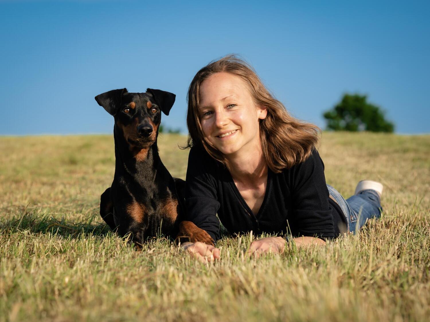 Autor: 9783551254986 | Kleine Tiere werden groß - Der Löwe | Anna Brett | Buch | 48 S. | 2023