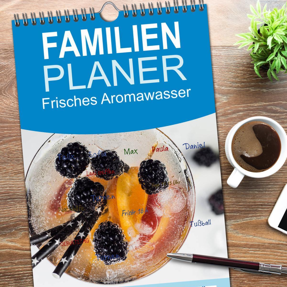 Bild: 9783457108222 | Familienplaner 2025 - Frisches Aromawasser mit 5 Spalten...