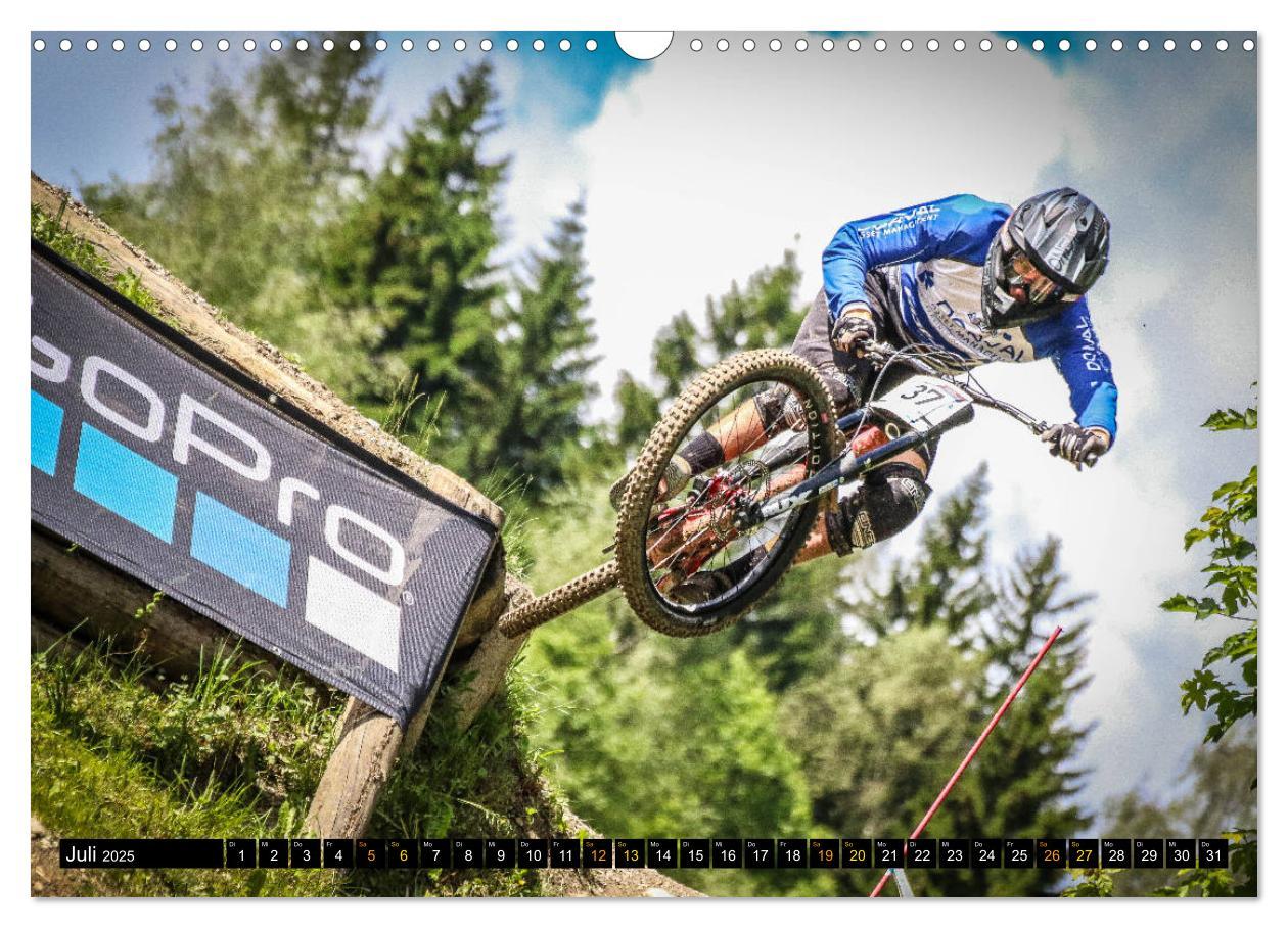 Bild: 9783435367115 | Downhill Racing (Wandkalender 2025 DIN A3 quer), CALVENDO...