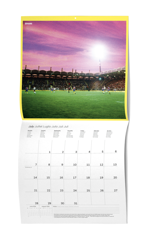 Bild: 4002725995223 | 11FREUNDE - Let There Be Light! 2025, Fußballstadienkalender im...