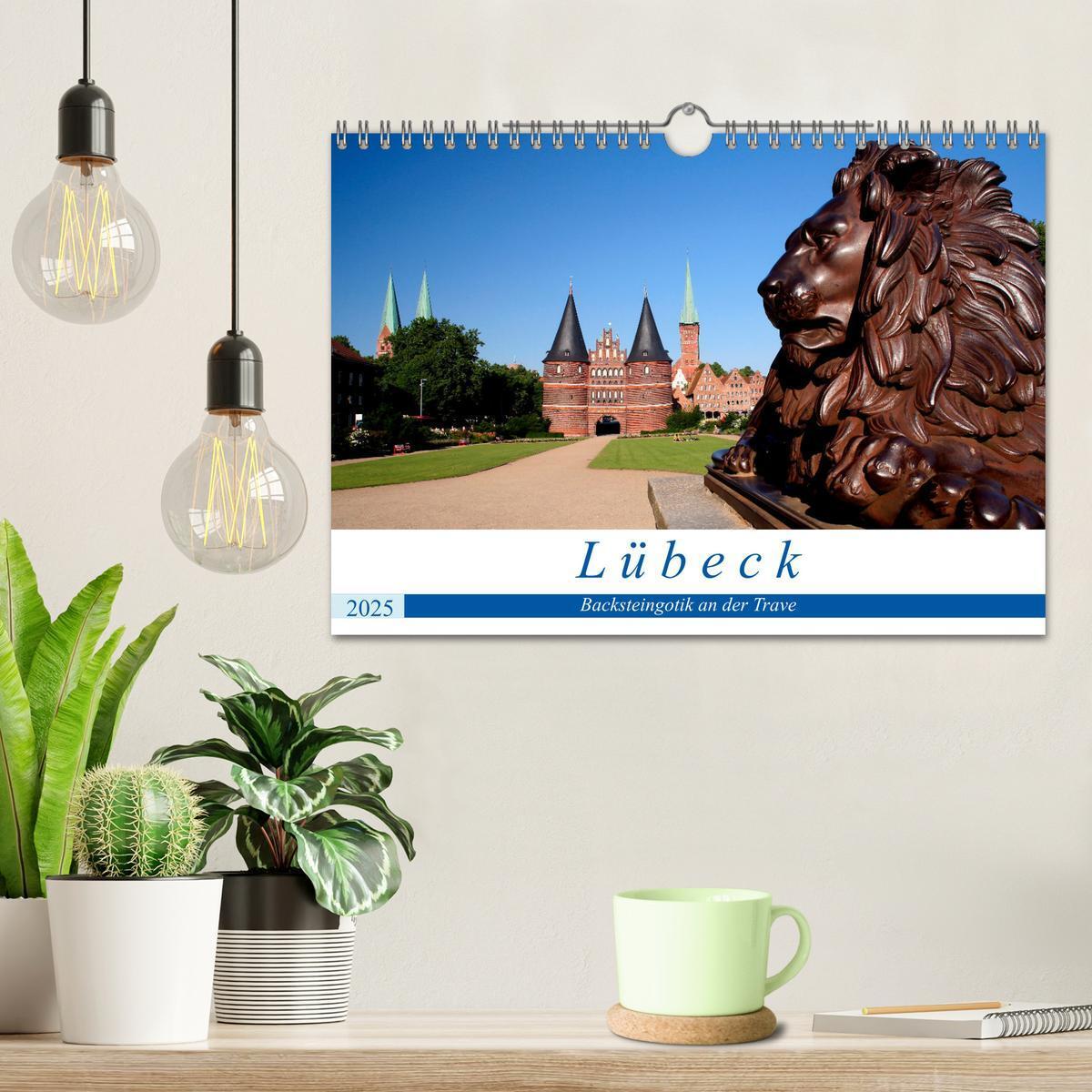 Bild: 9783435067213 | Lübeck Backsteingotik an der Trave (Wandkalender 2025 DIN A4 quer),...