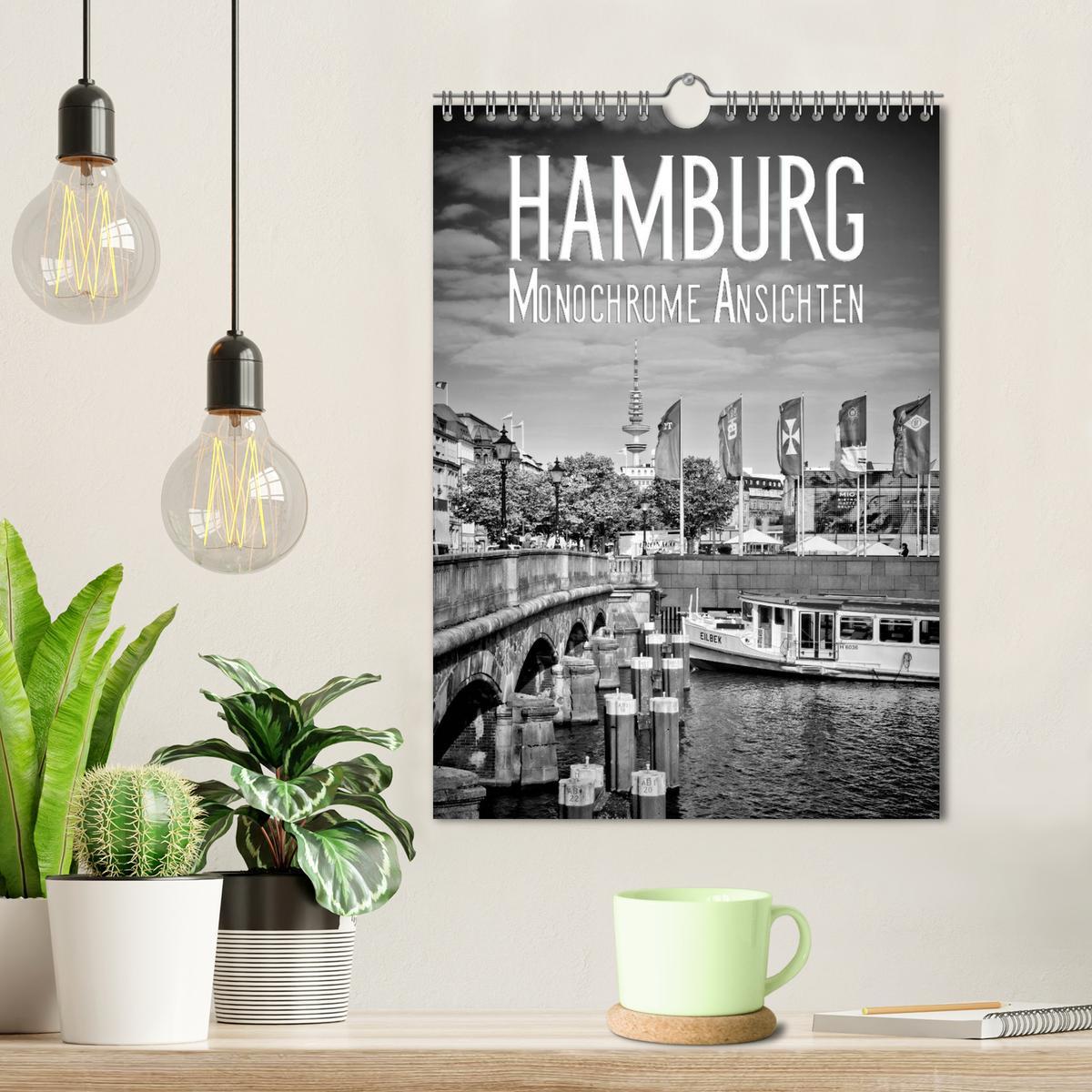 Bild: 9783457033579 | HAMBURG Monochrome Ansichten (Wandkalender 2025 DIN A4 hoch),...