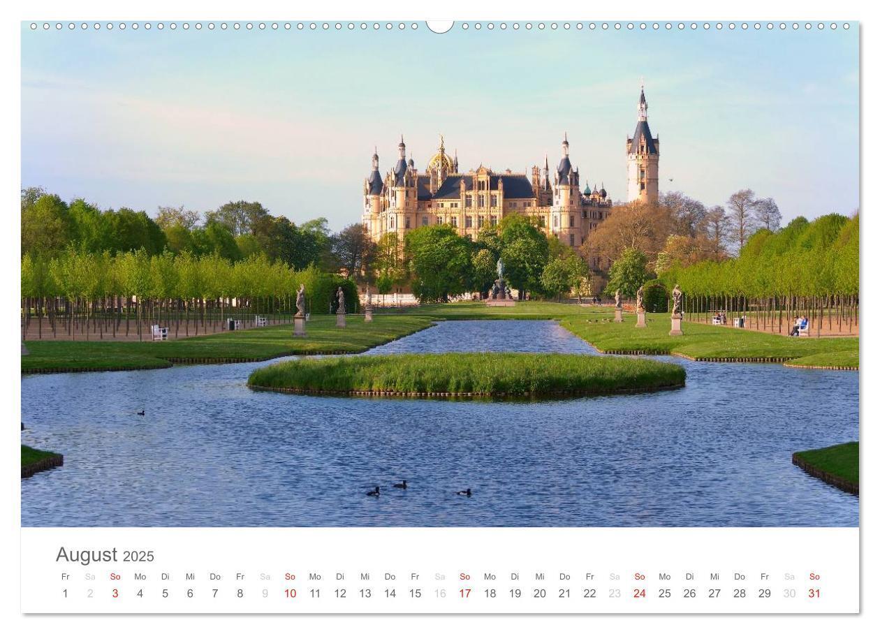 Bild: 9783435707645 | Schwerin - Impressionen (Wandkalender 2025 DIN A2 quer), CALVENDO...