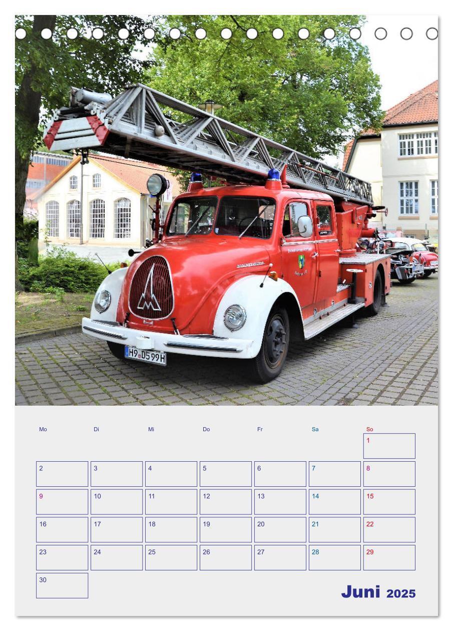 Bild: 9783435939947 | FEUERWEHR-Legende (Tischkalender 2025 DIN A5 hoch), CALVENDO...