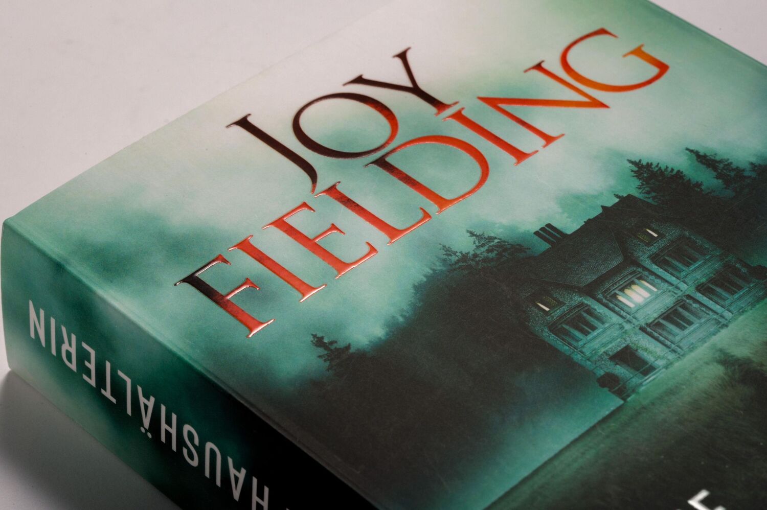 Bild: 9783442494767 | Die Haushälterin | Roman | Joy Fielding | Taschenbuch | 448 S. | 2023