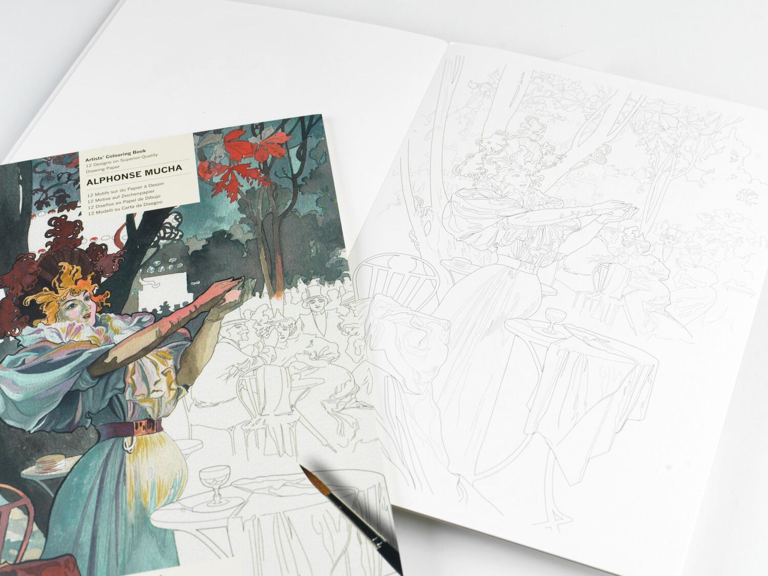 Bild: 9789460098260 | Alphonse Mucha | Artists' Colouring Book | Pepin Van Roojen | Buch