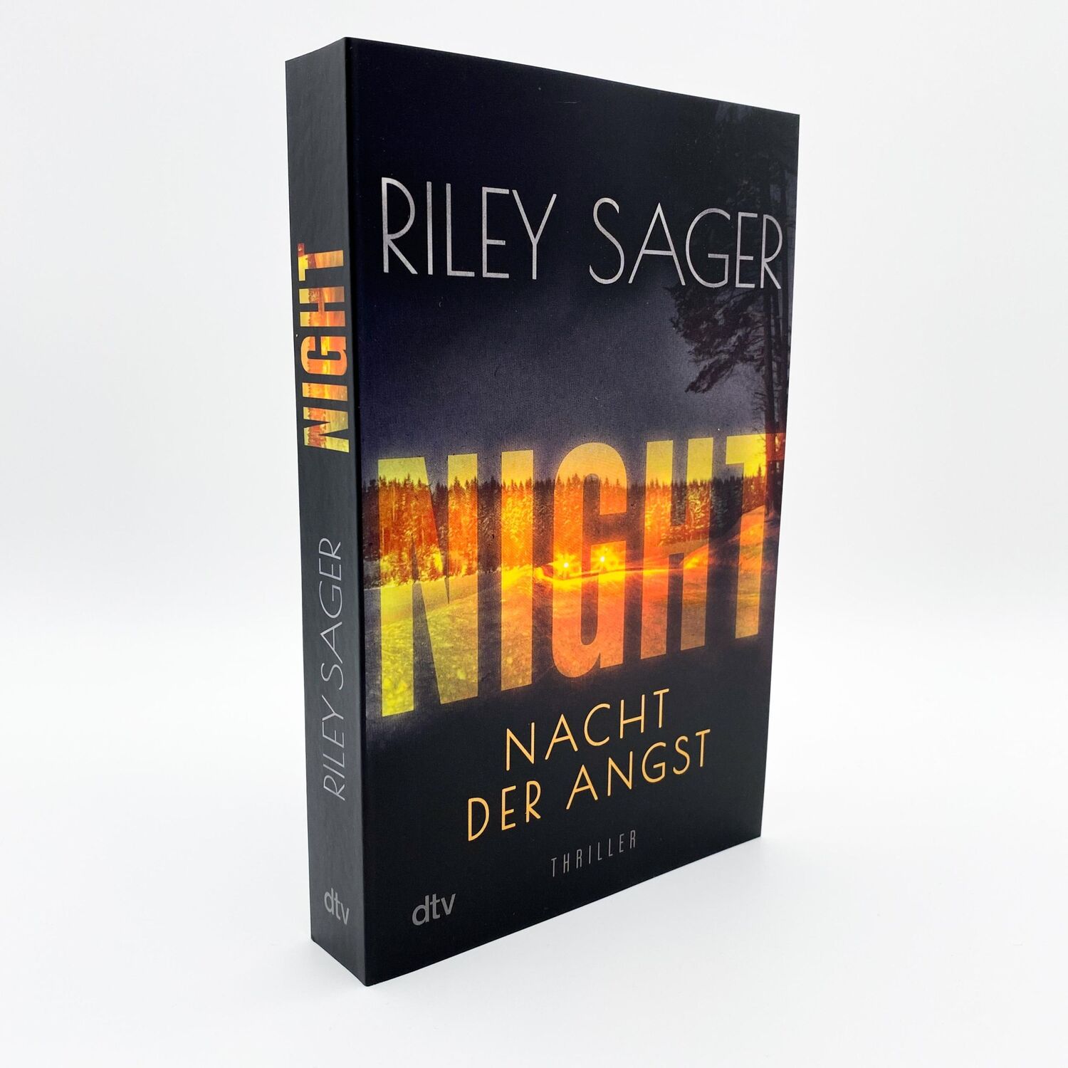 Bild: 9783423220293 | NIGHT - Nacht der Angst | Riley Sager | Taschenbuch | 368 S. | Deutsch