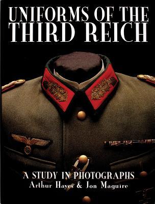 Cover: 9780764303586 | Uniforms of the Third Reich | A Study in Photographs | Arthur Hayes