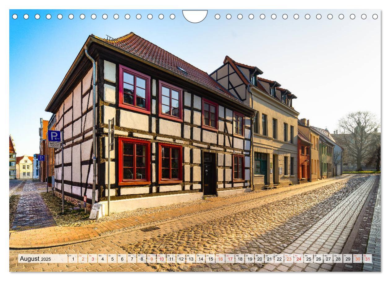 Bild: 9783435242139 | Güstrow Impressionen (Wandkalender 2025 DIN A4 quer), CALVENDO...