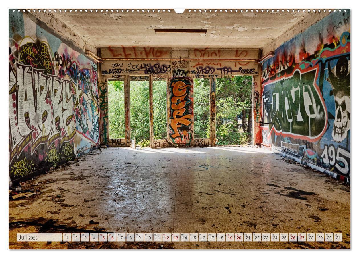 Bild: 9783435196173 | Lost Places Kalender - Daylight (Wandkalender 2025 DIN A2 quer),...