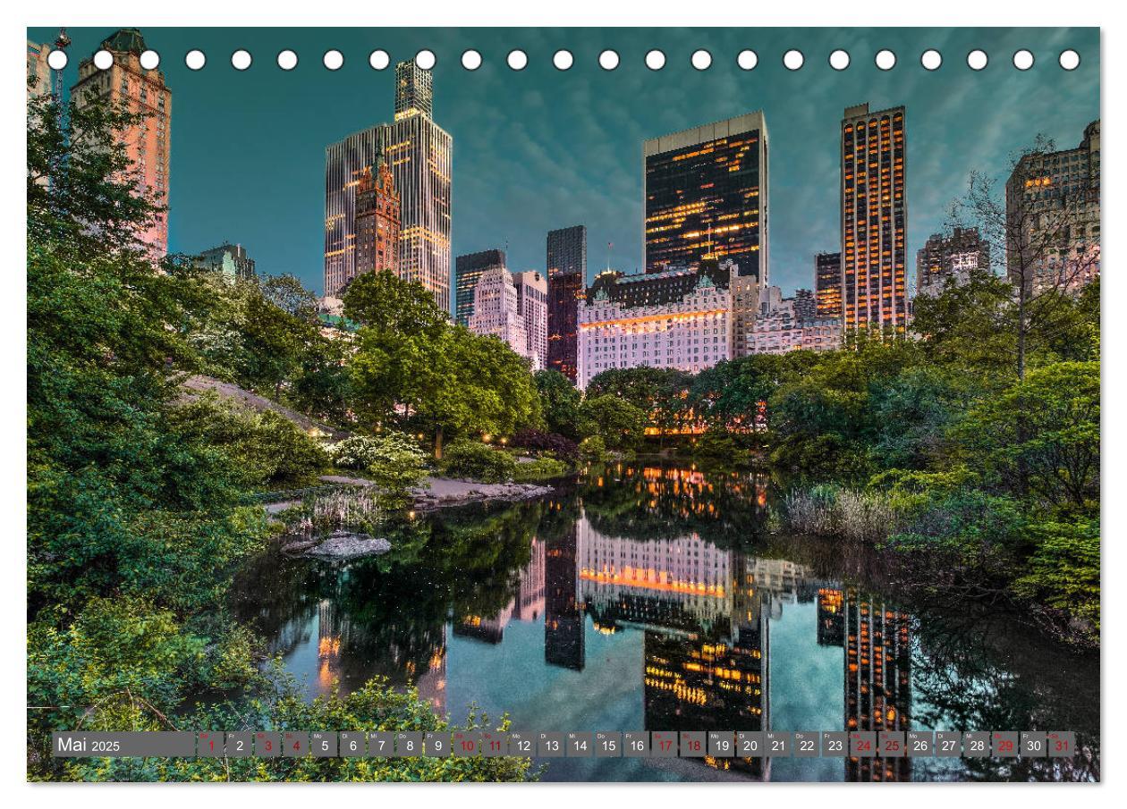 Bild: 9783435366941 | New York City Vibes (Tischkalender 2025 DIN A5 quer), CALVENDO...