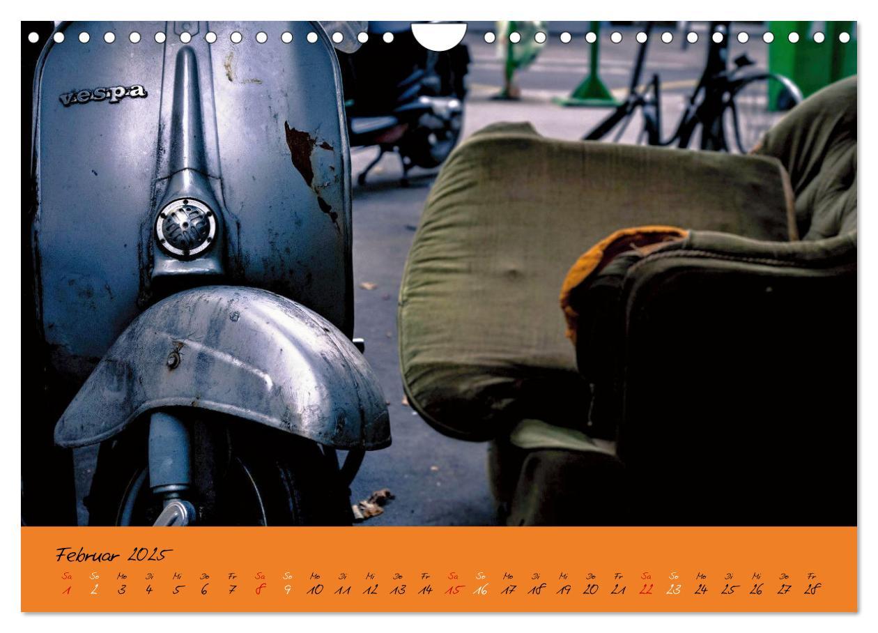 Bild: 9783383977985 | Vespa Liebe (Wandkalender 2025 DIN A4 quer), CALVENDO Monatskalender