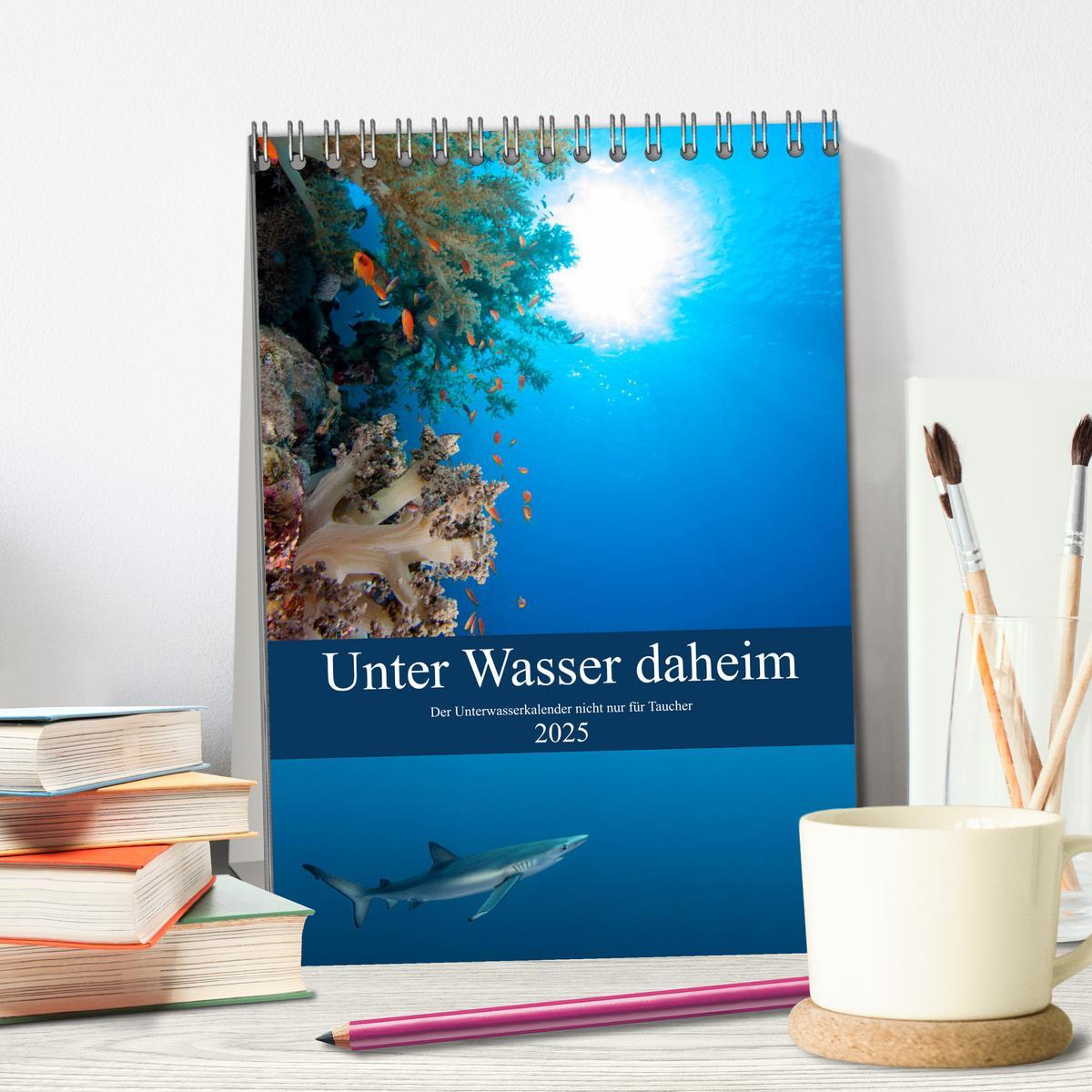 Bild: 9783435988860 | Unter Wasser daheim (Tischkalender 2025 DIN A5 hoch), CALVENDO...