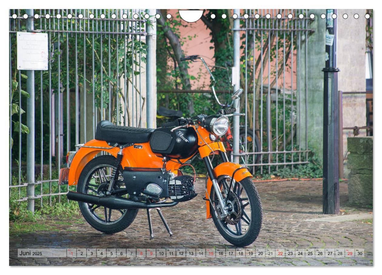 Bild: 9783435287260 | Oldtimer Mopeds - fotografiert von Michael Allmaier (Wandkalender...