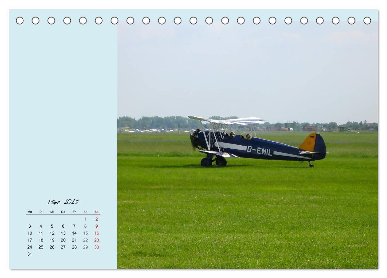 Bild: 9783435233656 | Sportliche Kunstflieger (Tischkalender 2025 DIN A5 quer), CALVENDO...