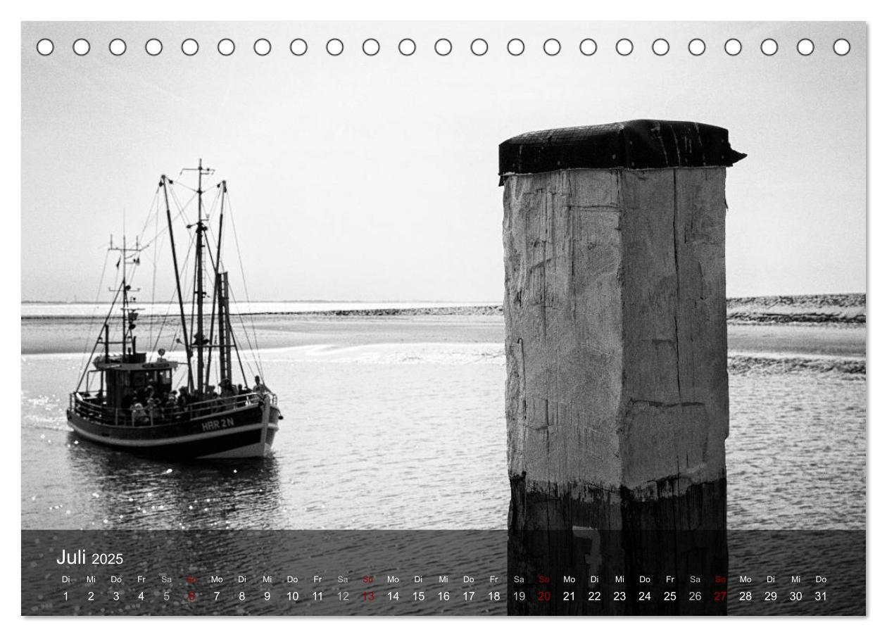 Bild: 9783435378319 | Wangerooge Noir (Tischkalender 2025 DIN A5 quer), CALVENDO...