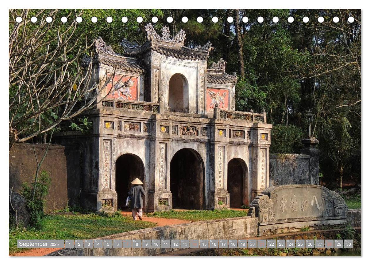 Bild: 9783435716869 | Vielseitiges Vietnam (Tischkalender 2025 DIN A5 quer), CALVENDO...