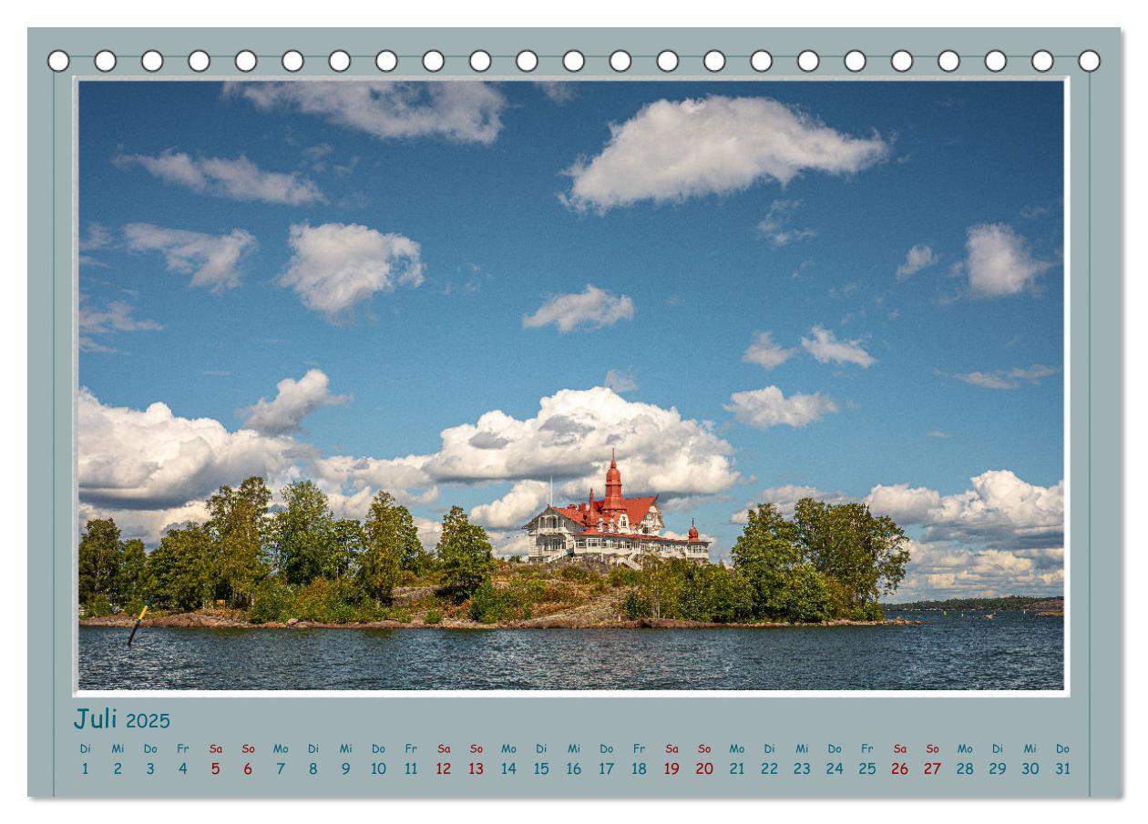 Bild: 9783383944734 | HELSINKI CITY (Tischkalender 2025 DIN A5 quer), CALVENDO...