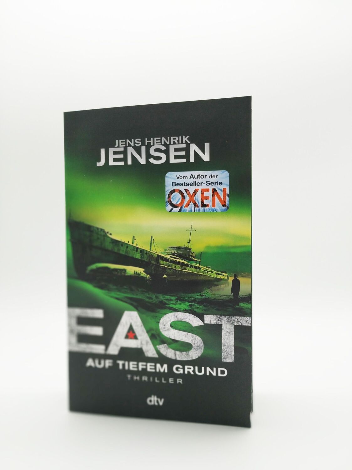 Bild: 9783423218689 | EAST. Auf tiefem Grund | Jens Henrik Jensen | Taschenbuch | 496 S.